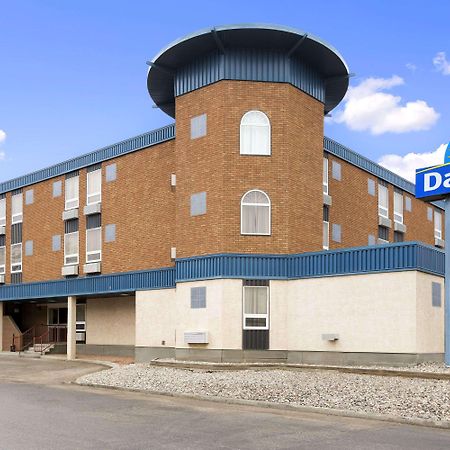 Days Inn By Wyndham Estevan Exterior photo