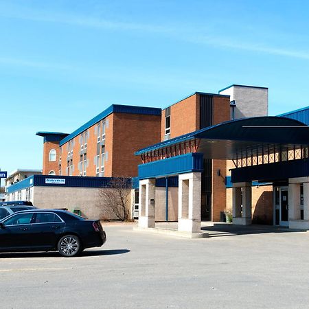 Days Inn By Wyndham Estevan Exterior photo